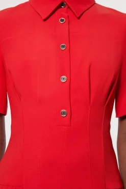 Robe chemise en crêpe ajustée à panneaux plissés