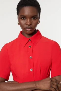 Robe chemise en crêpe ajustée à panneaux plissés