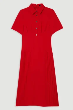 Robe chemise en crêpe ajustée à panneaux plissés