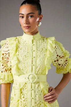 Robe Chemise en Dentelle à Volants avec Ceinture