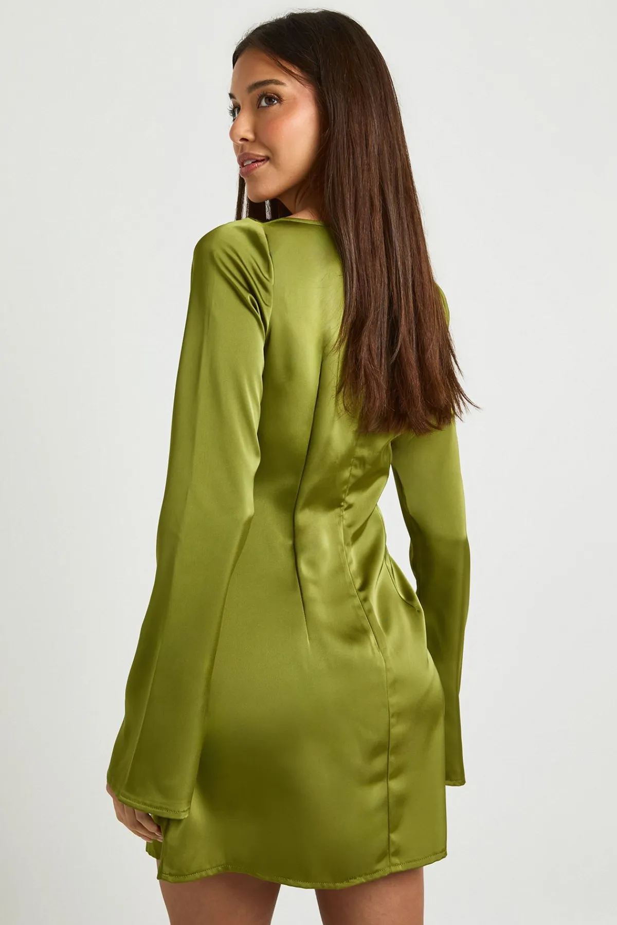 boohoo Robe chemise en satin à col carré<Femme Robes Moulantes|Satin Et Dentelle