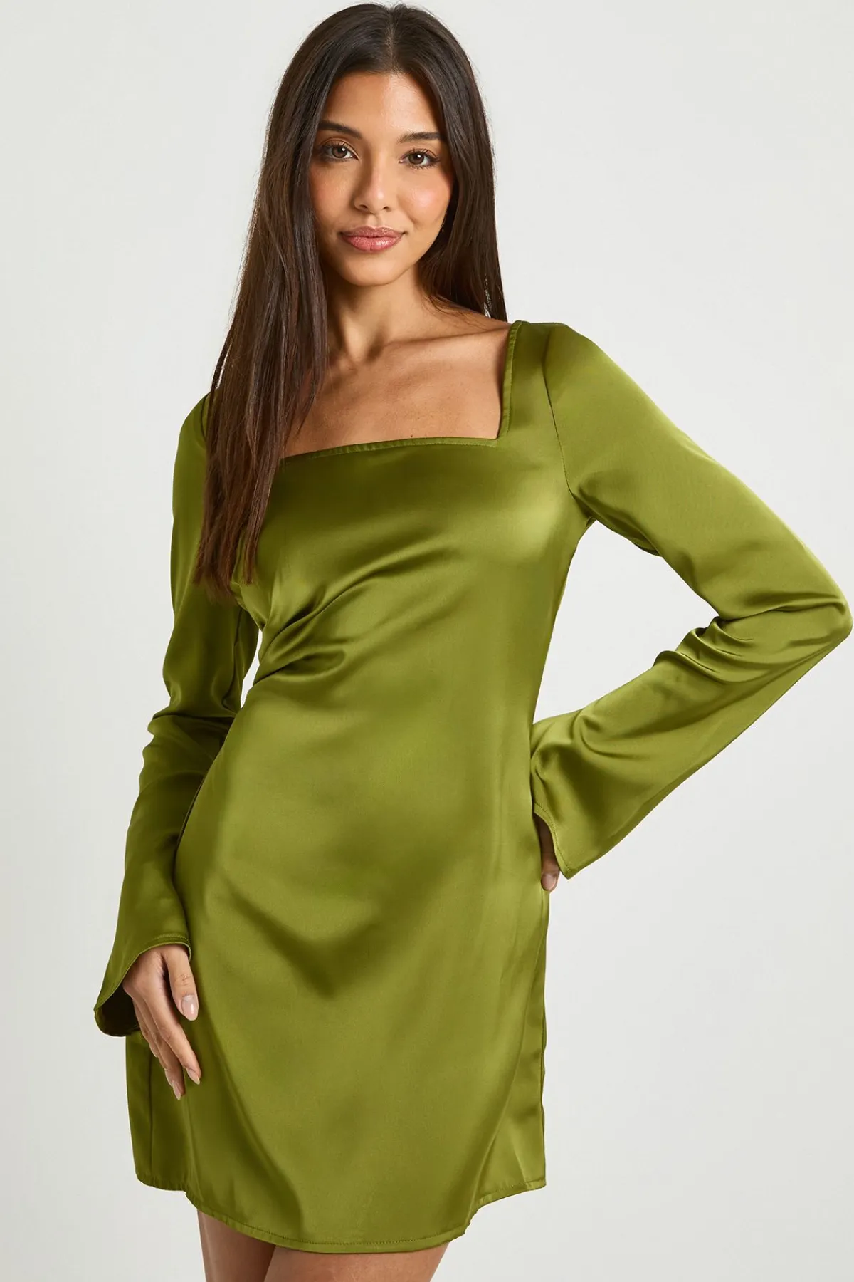 boohoo Robe chemise en satin à col carré<Femme Robes Moulantes|Satin Et Dentelle