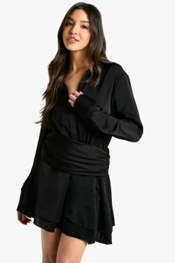 Robe-chemise en satin froncé