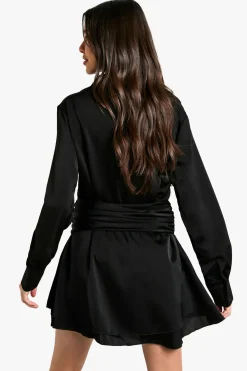 Robe-chemise en satin froncé
