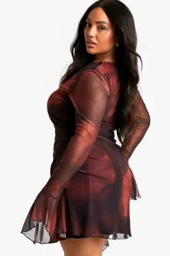 boohoo Robe chemise en taille plus à imprimé floral estompé et manches évasées<Femme Robes À Manches Longues|Robes