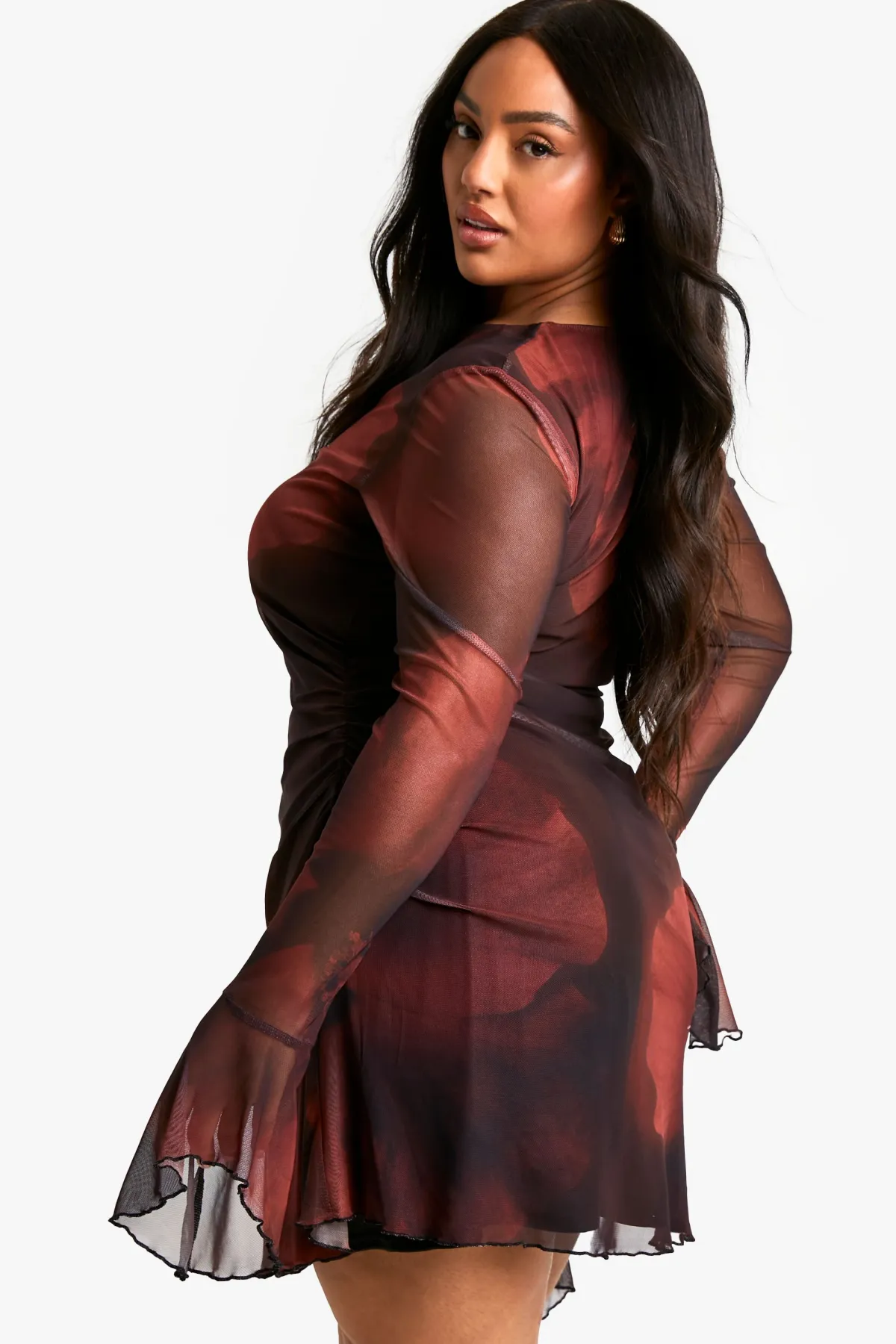 boohoo Robe chemise en taille plus à imprimé floral estompé et manches évasées<Femme Robes À Manches Longues|Robes