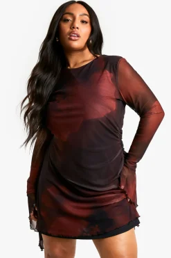boohoo Robe chemise en taille plus à imprimé floral estompé et manches évasées<Femme Robes À Manches Longues|Robes