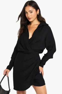 Robe chemise enveloppante à col haut