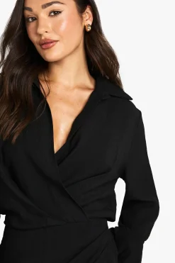 Robe chemise enveloppante à col haut