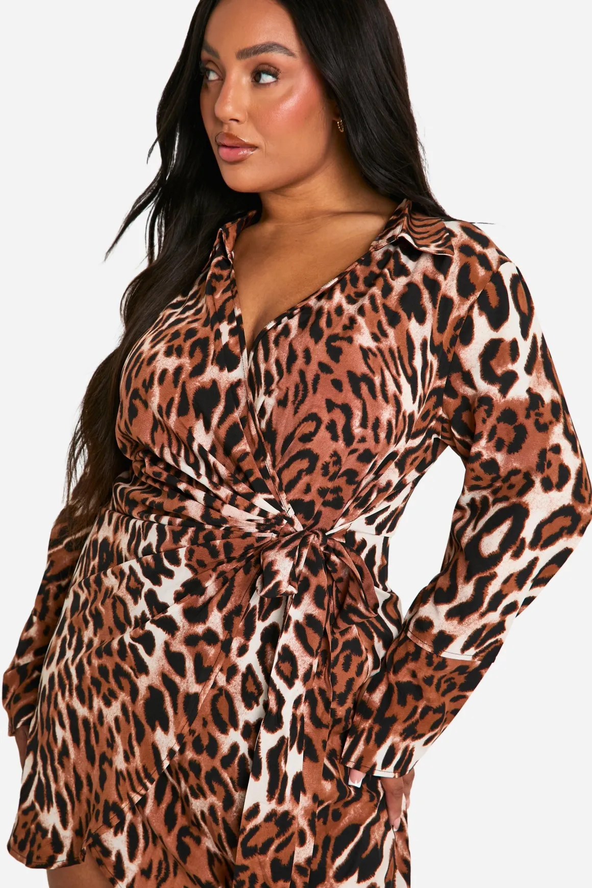 Robe-chemise enveloppante à imprimé léopard