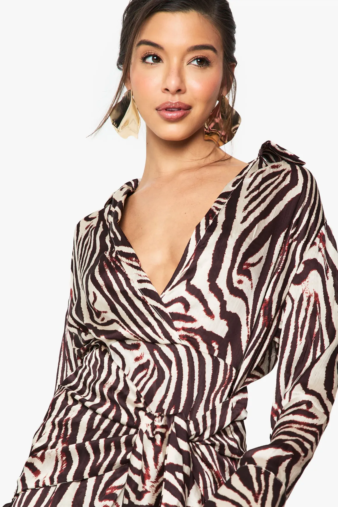 Robe-chemise à jupe enveloppante en satin zébré