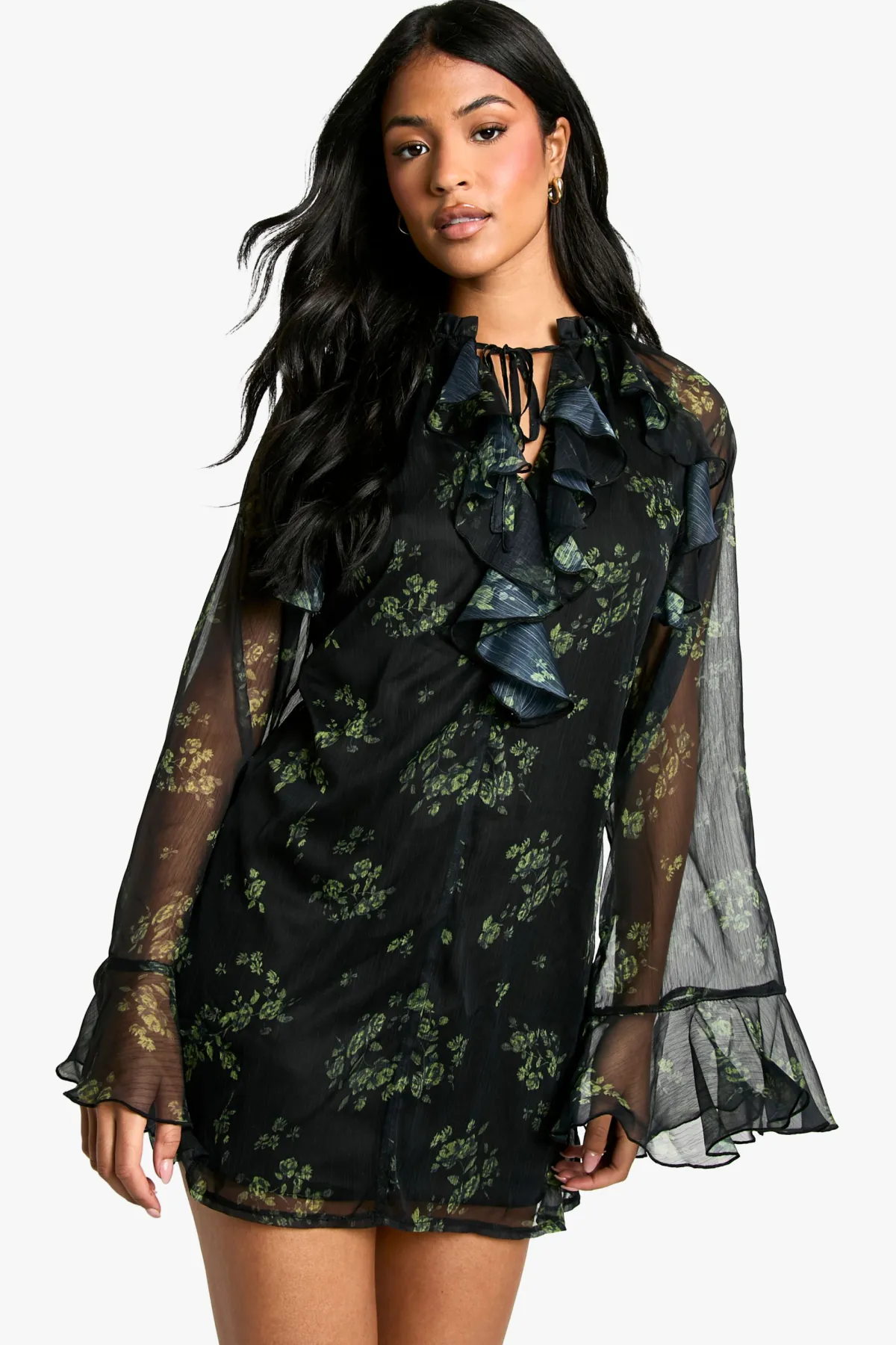 boohoo Robe chemise longue à imprimé floral sombre avec volant et manches évasées<Femme Robes À Manches Longues|Robes