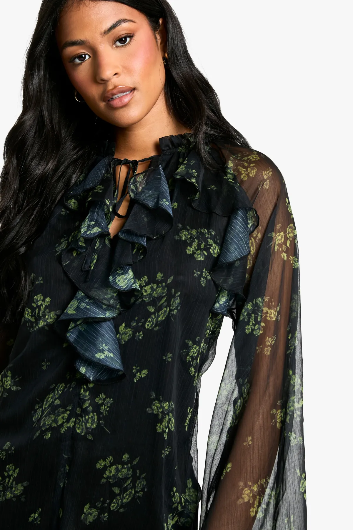 boohoo Robe chemise longue à imprimé floral sombre avec volant et manches évasées<Femme Robes À Manches Longues|Robes