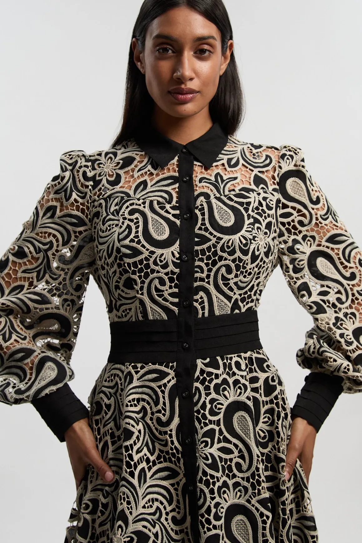 Robe Chemise Maxi Tissée Mono à Découpes Ajourées