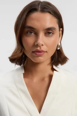 Robe Chemise Mi-Longue en Crêpe Ajustée avec Ceinture à Boucle