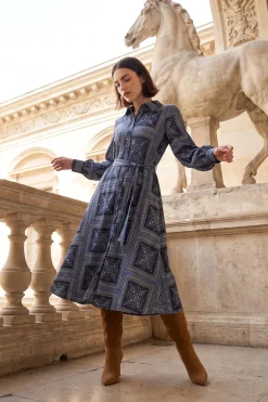 Robe Chemise Mi-longue À Imprimé Foulard Avec Ceinture