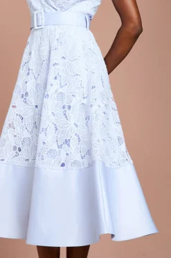Robe Chemise Mi-Longue Sans Manches en Dentelle et Satin Contrasté