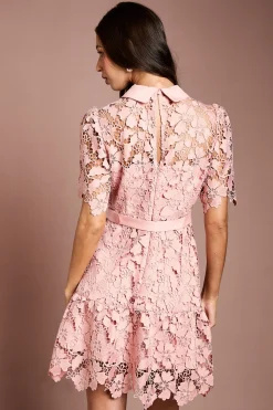 Robe Chemise Mini En Dentelle Avec Ceinture