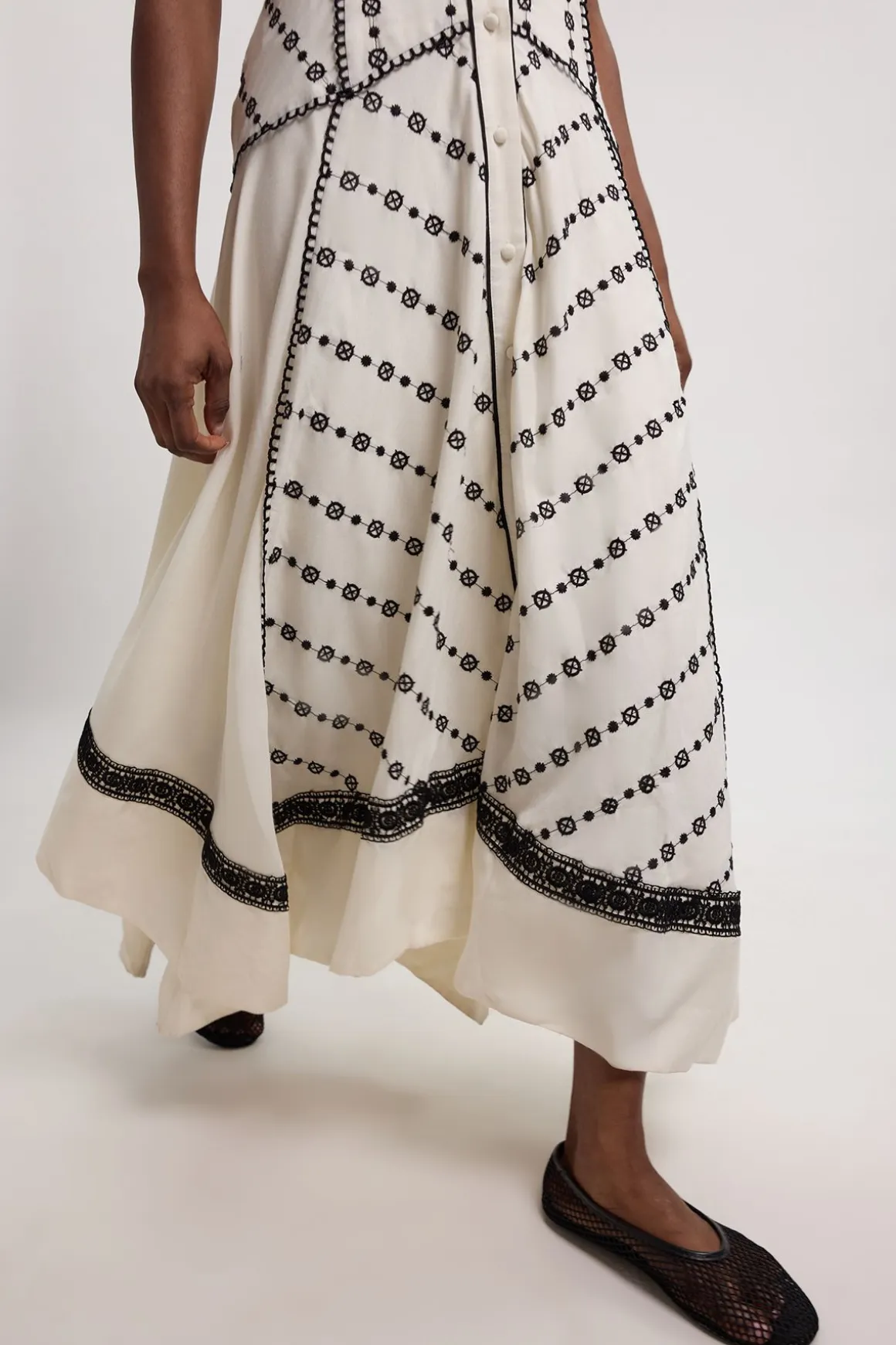 Robe Chemise À Ourlet Mouchoir Avec Détails Contrastants