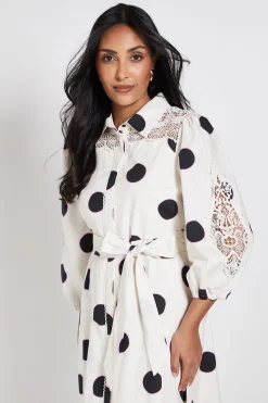 Robe Chemise Petite En Coton À Pois Avec Détails Ajourés