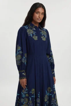Robe Chemise Petite En Sergé De Coton Tissé Brodé De Roses Avec Œillets