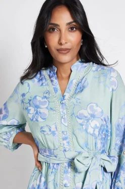 Robe Chemise Petite Sans Col Avec Insert En Dentelle Florale