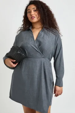 boohoo Robe Chemise Portefeuille À Col En Tissu Pêche Grande Taille<Femme Robes|Robes De Jour