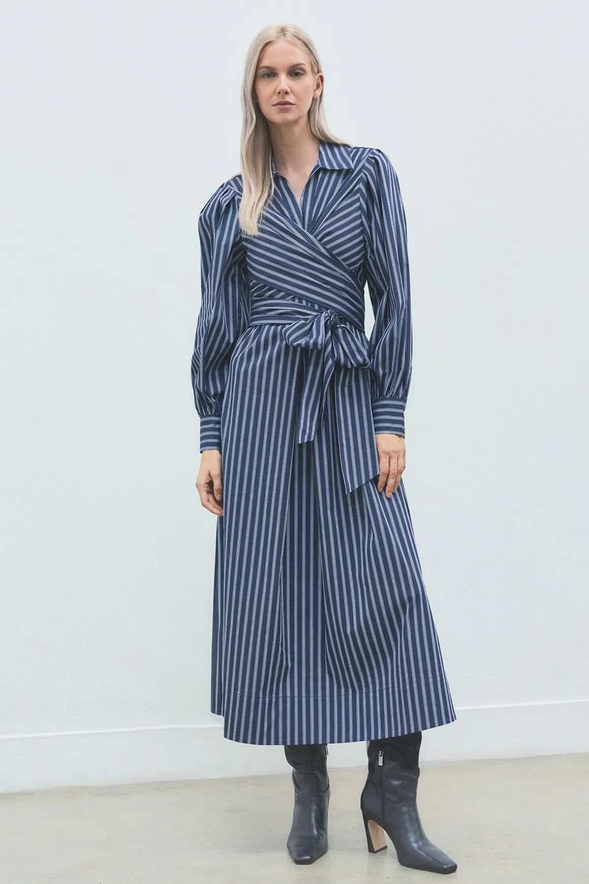 Robe Chemise Rayée en Popeline de Coton à Manches Bouffantes et Détail Portefeuille