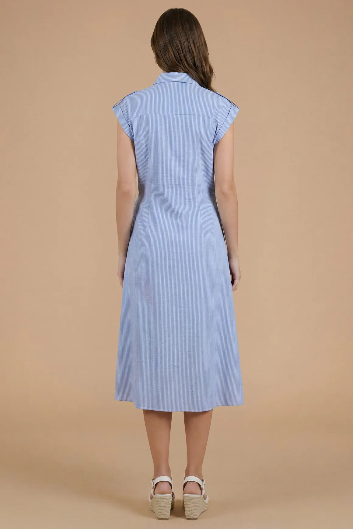 Robe Chemise À Rayures Avec Encolure Cache-cœur Et Manches Retroussées