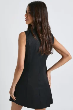 Robe chemise sans manches à col avec détails soignés