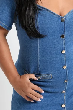 Robe chemise shift en denim Plus avec garniture dorée et boutons