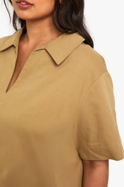 Robe chemise shift en sergé à col prononcé