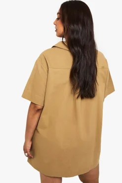 Robe chemise shift en sergé à col prononcé