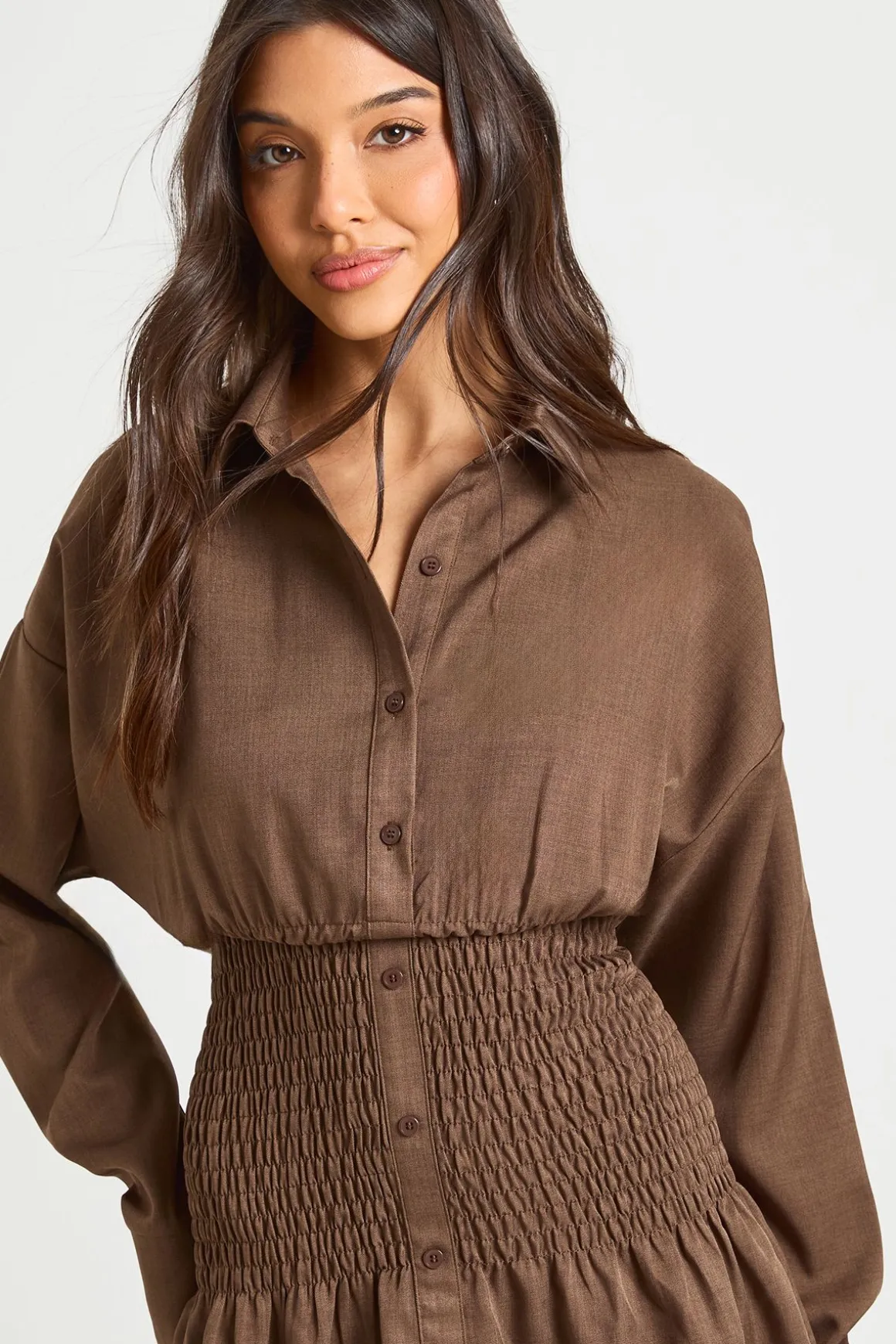 Robe chemise texturée à taille froncée
