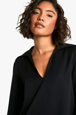 Robe chemise tissée sur mesure avec détail de col haut
