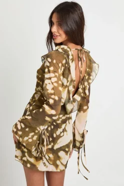 Robe chemise à volants en chiffon abstraite