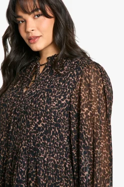 boohoo Robe chemisier en chiffon grande taille à imprimé animal<Femme Robes Babydoll|Robes À Manches Longues