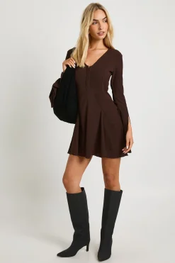 Robe chemisier texturée à poignets et ourlet évasé
