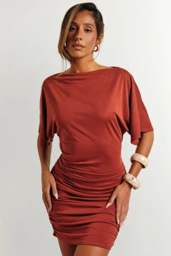 boohoo Robe Courte Ajustée Décontractée En Modal Super Doux Avec Fronces Latérales<Femme Toutes Les Robes|Robes Longues