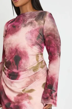 Robe Courte Ajustée Froncée À Imprimé Floral Grande Taille