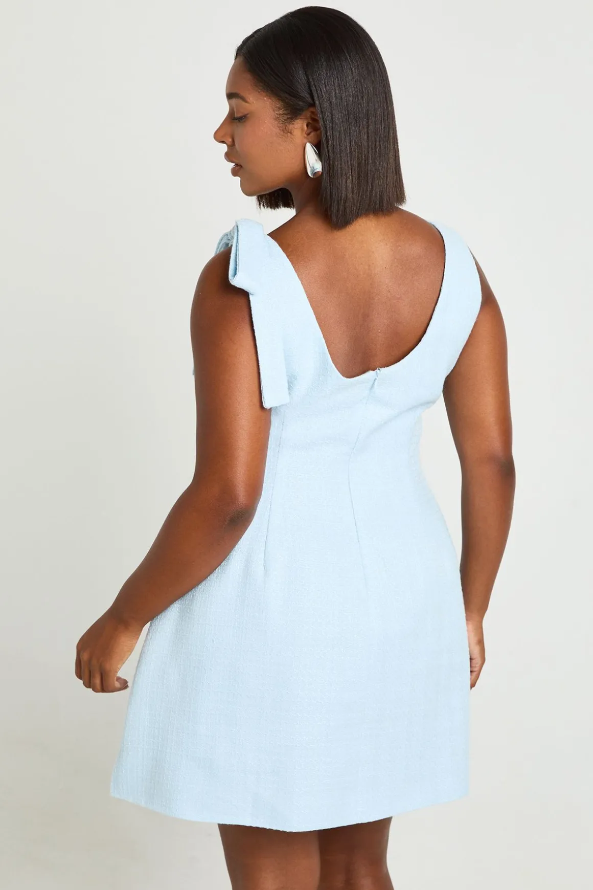 Robe Courte Ajustée Grande Taille À Encolure Arrondie En Bouclé