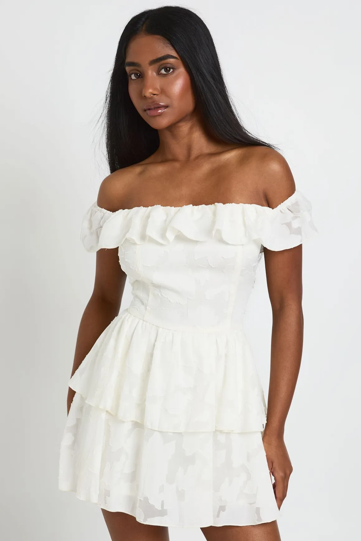 Robe Courte Bardot À Fleurs Texturées