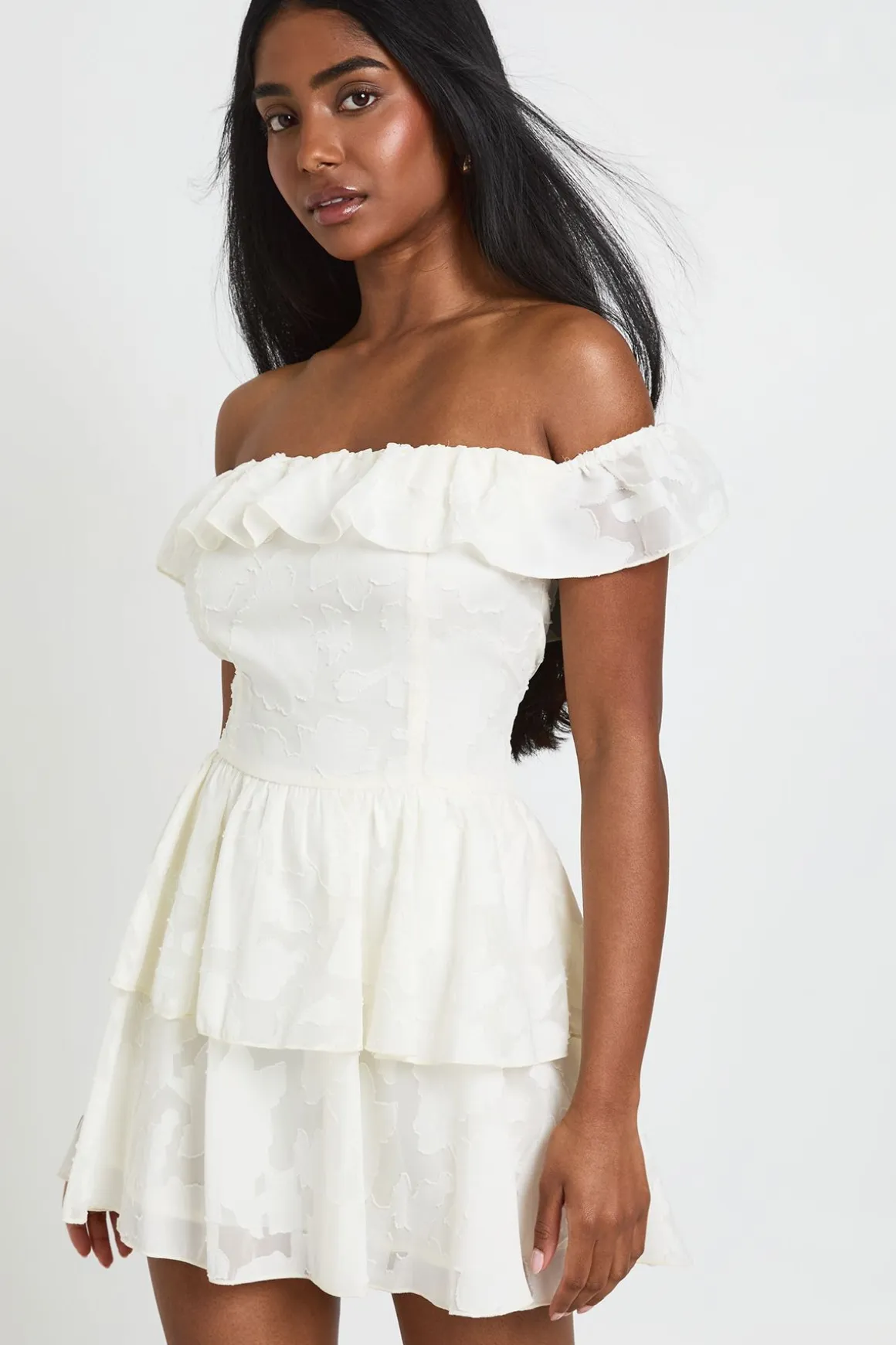 Robe Courte Bardot À Fleurs Texturées