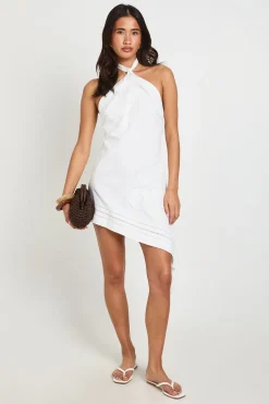 Robe Courte Brodée À Encolure Américaine