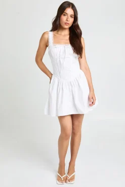 boohoo Robe Courte À Bustier Froncé Avec Finitions En Dentelle<Femme Satin Et Dentelle|Tons Neutres