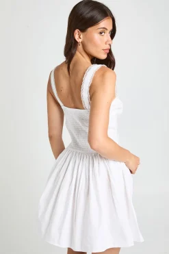 boohoo Robe Courte À Bustier Froncé Avec Finitions En Dentelle<Femme Satin Et Dentelle|Tons Neutres