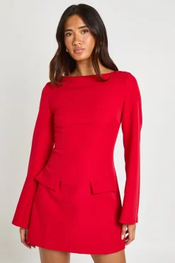 Robe Courte Cintrée À Encolure Bardot Et Manches Longues