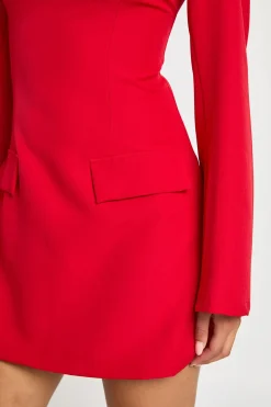 Robe Courte Cintrée À Encolure Bardot Et Manches Longues