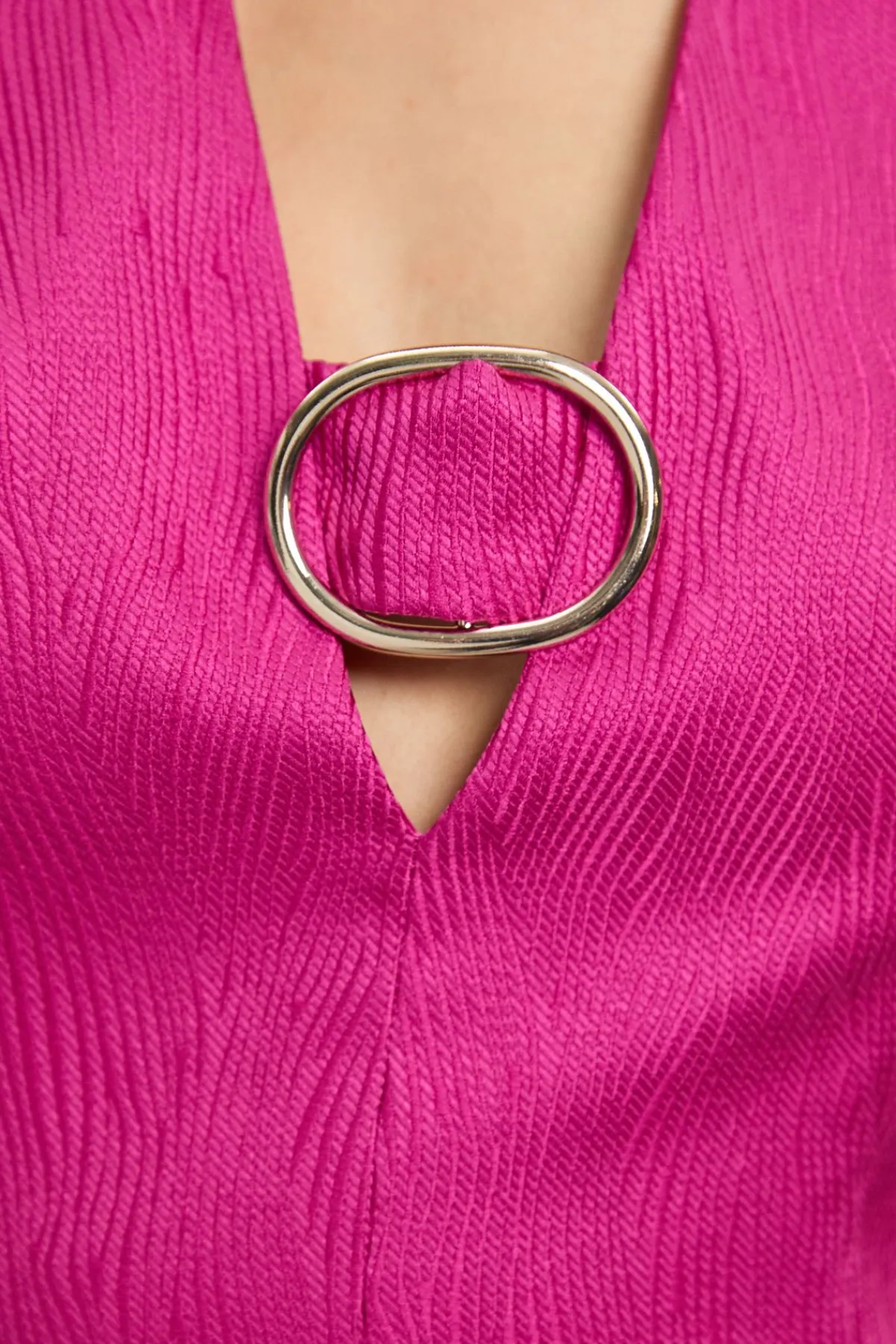 KarenMillen Robe Courte Cintrée À Encolure En V Ornée D'un Détail Et Manches Bouffantes<Femme Robe Invitée Mariage|Toutes Les Robes