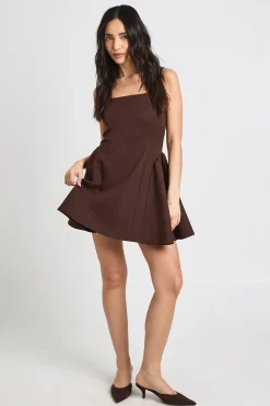 Robe Courte Col Carré Jupe Ample